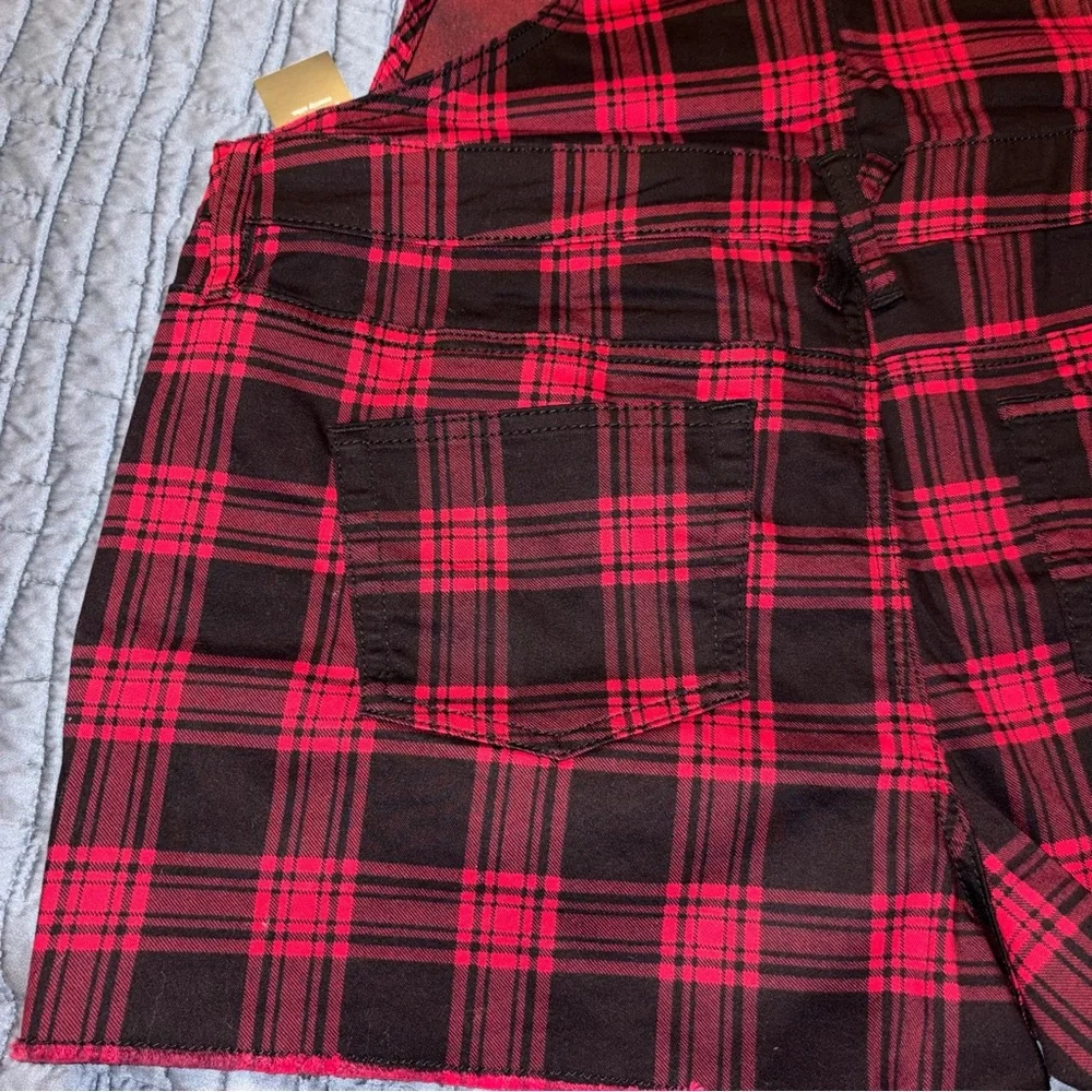 NWT Hot Topic Black and Red Plaid Shortalls - Size XL